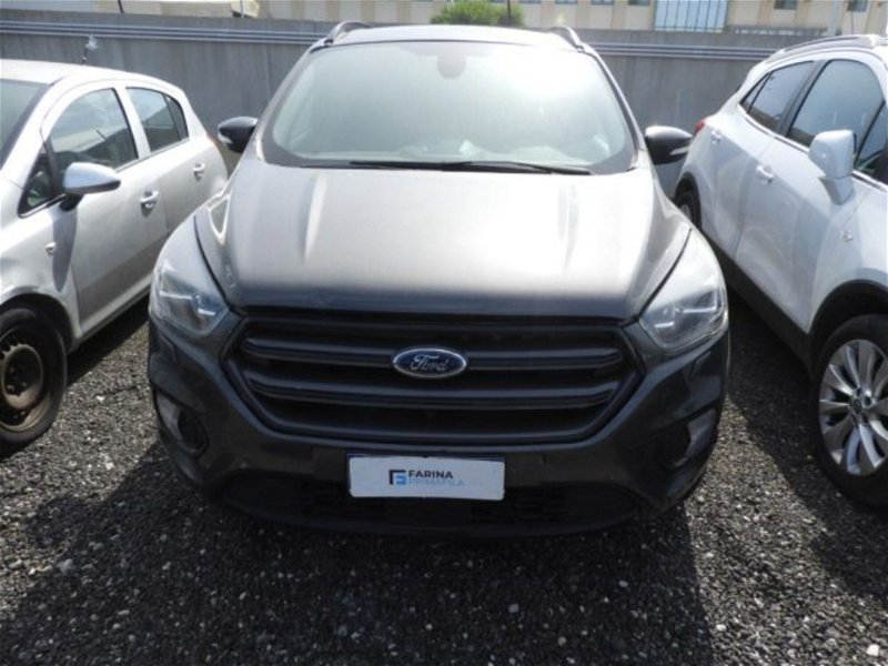 Ford Kuga 2.0 TDCI 120 CV S&S 2WD Powershift ST-Line  del 2019 usata a Marcianise