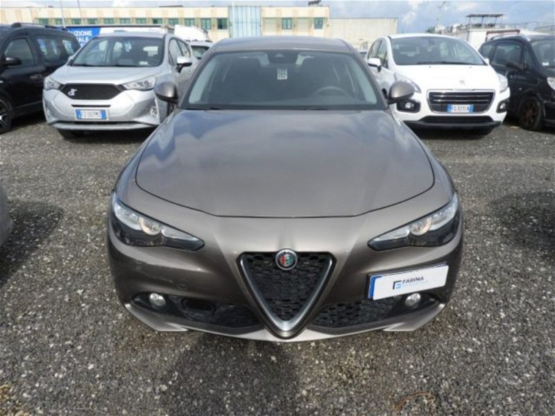 Alfa Romeo Giulia 2.2 Turbodiesel 150 CV AT8 Business del 2018 usata a Marcianise