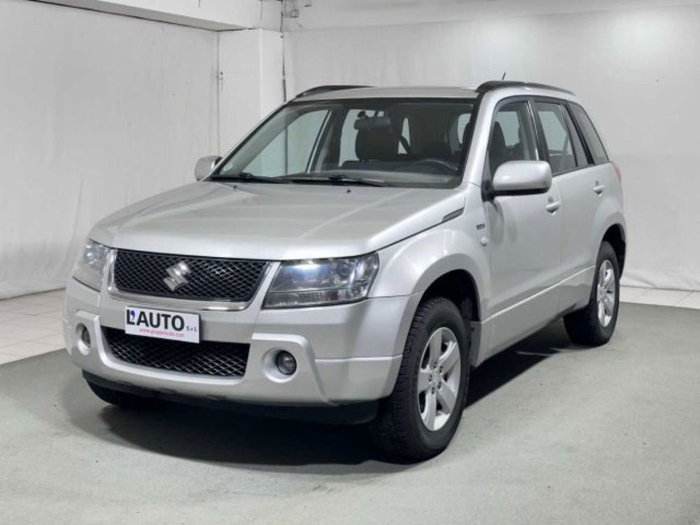 Suzuki Grand Vitara 1.9 DDiS 5 porte Crossover del 2007 usata a Caspoggio