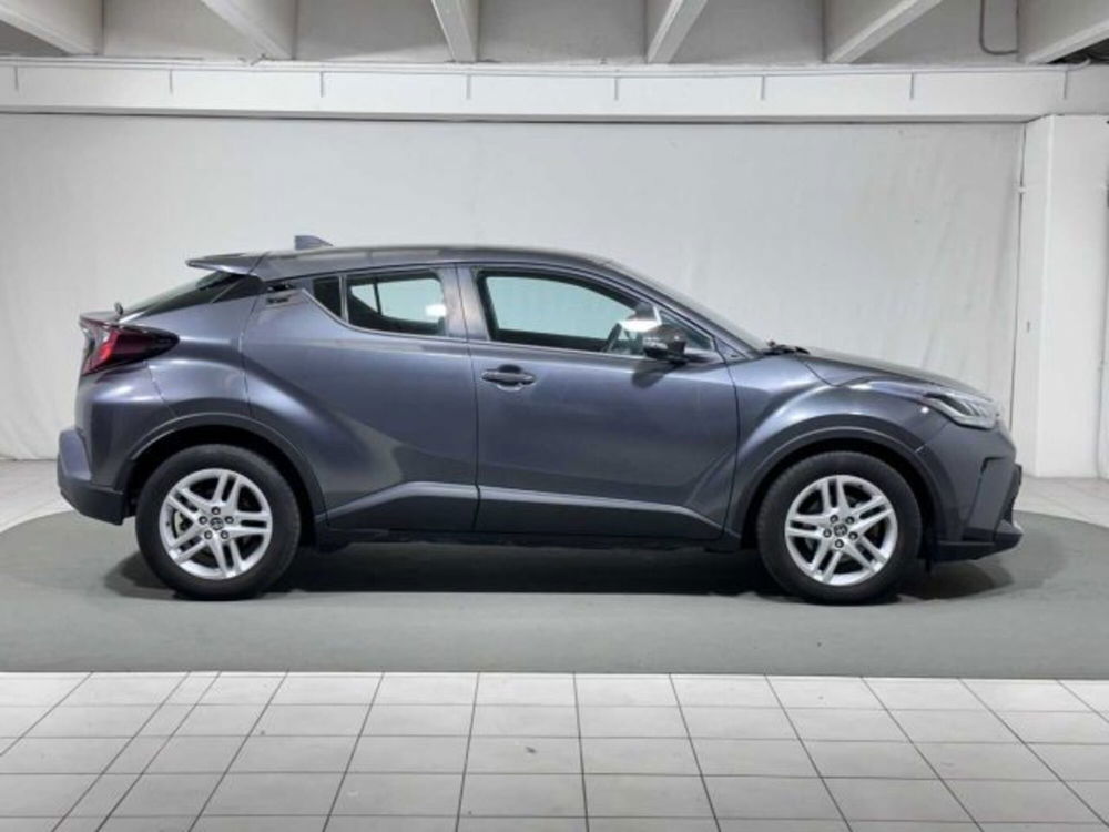 Toyota Toyota C-HR usata a Sondrio (6)