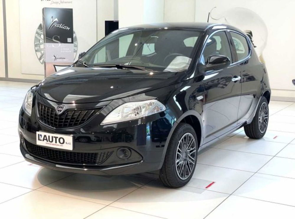 Lancia Ypsilon nuova a Sondrio