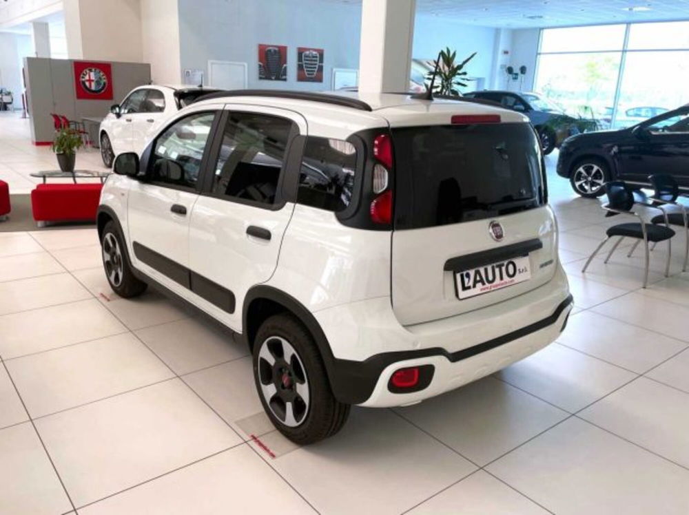 Fiat Panda Cross 1.0 firefly hybrid Cross s&s 70cv 5p.ti nuova a Caspoggio (3)