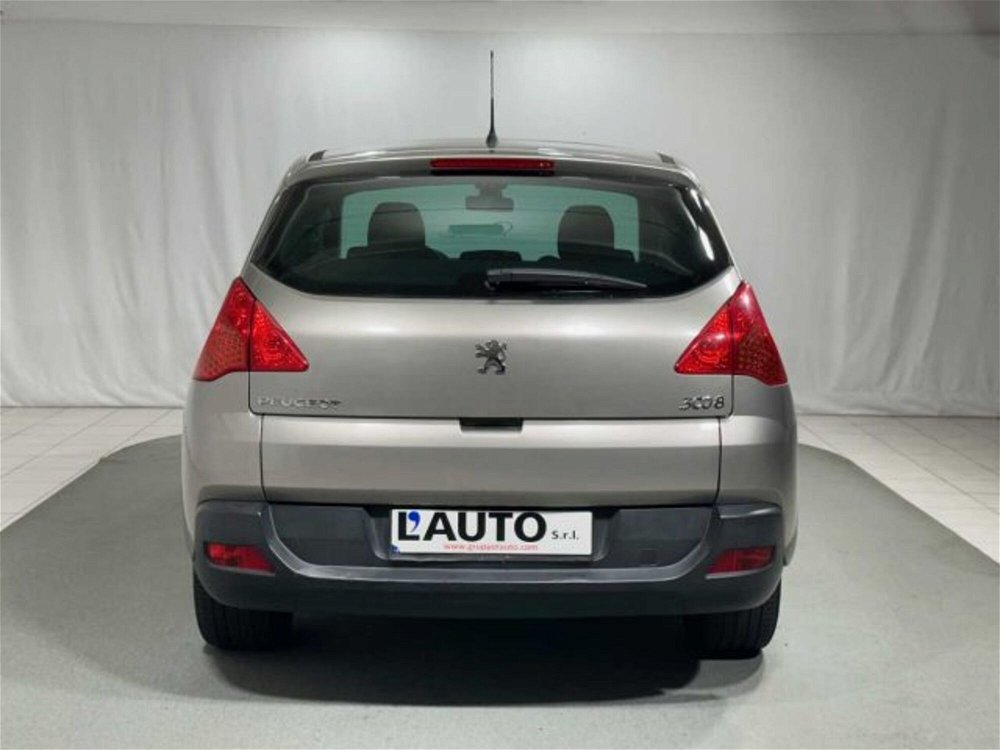 Peugeot 3008 2.0 HDi 163CV aut. Business  del 2010 usata a Caspoggio (4)