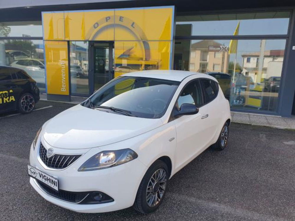 Lancia Ypsilon usata a Verona