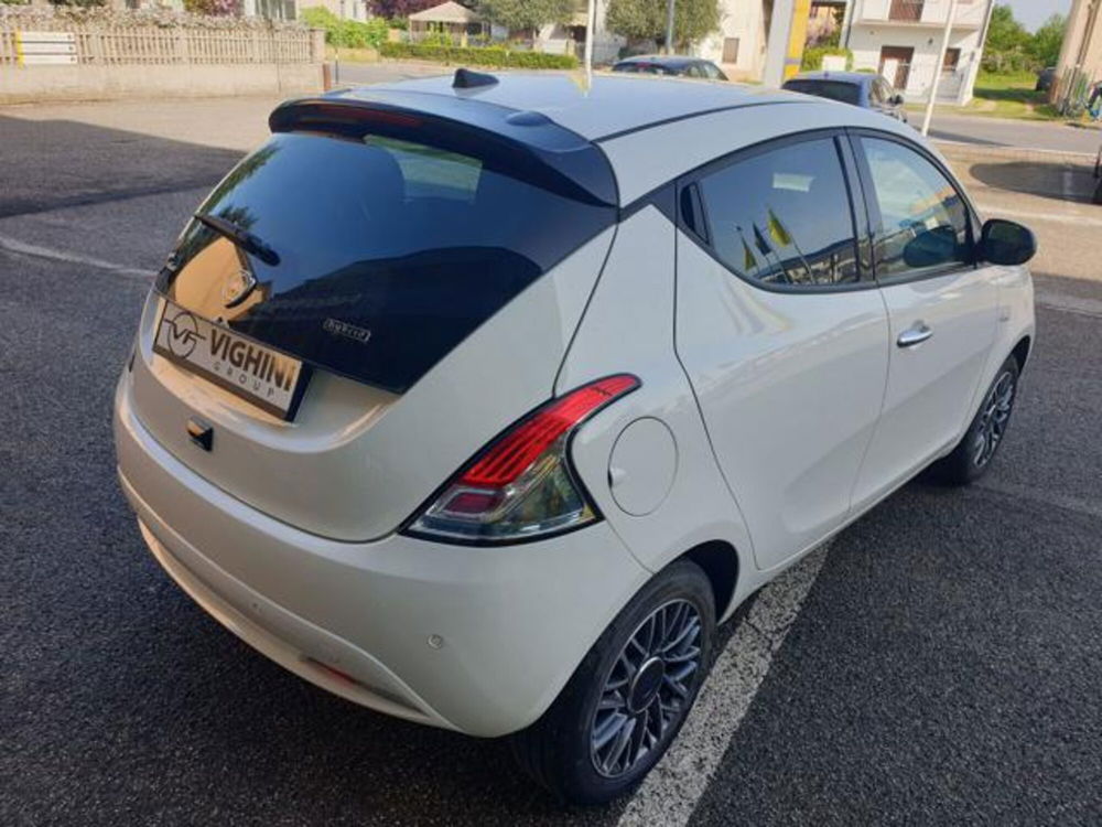 Lancia Ypsilon usata a Verona (6)