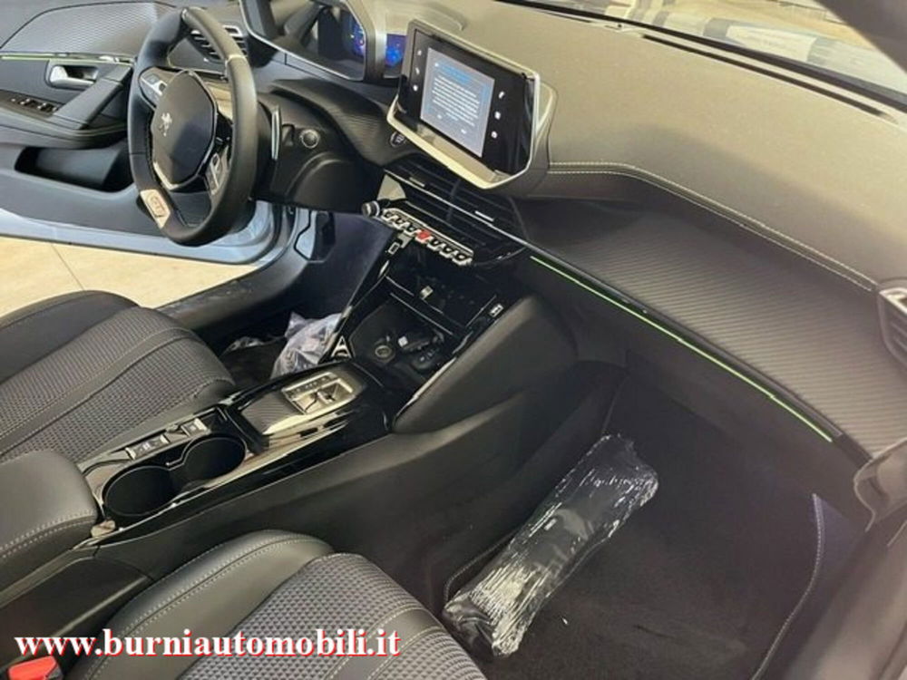 Peugeot 208 nuova a Milano (9)