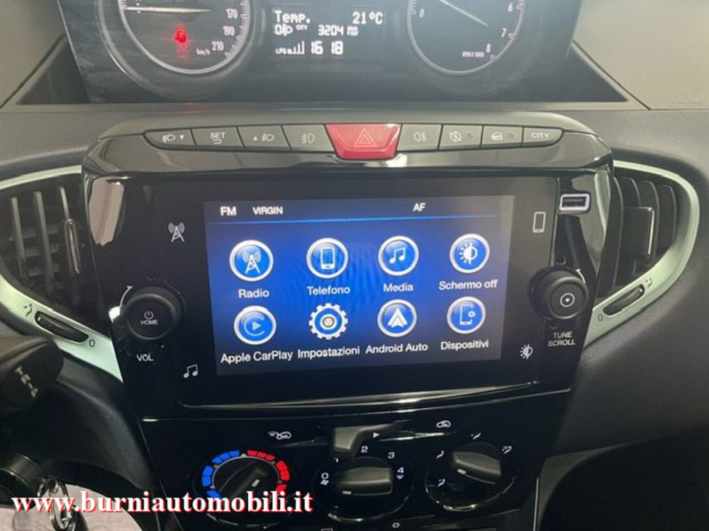 Lancia Ypsilon usata a Milano (9)