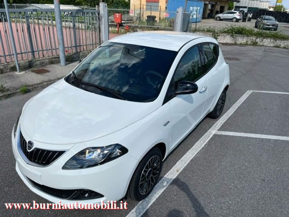 Lancia Ypsilon nuova a Milano (16)