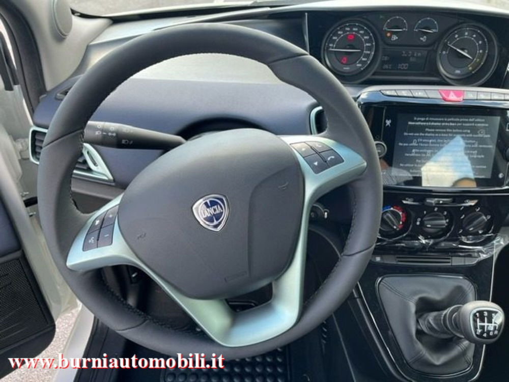 Lancia Ypsilon nuova a Milano (19)