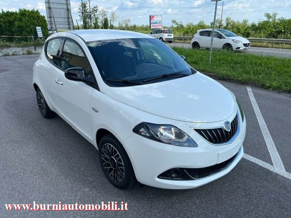 Lancia Ypsilon nuova a Milano (2)