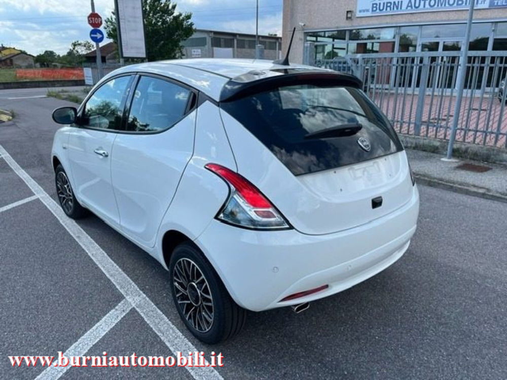 Lancia Ypsilon nuova a Milano (4)