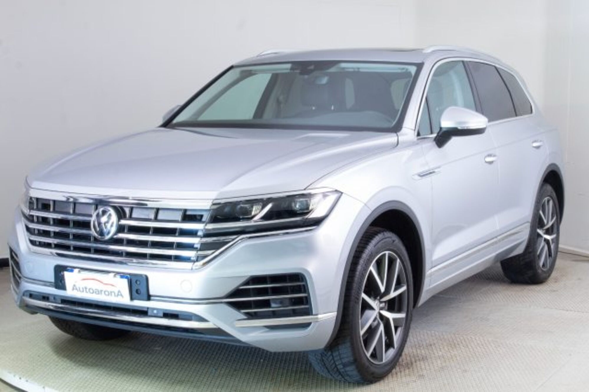 Volkswagen Touareg 3.0 V6 TDI 286 CV SCR Advanced del 2019 usata a Paruzzaro