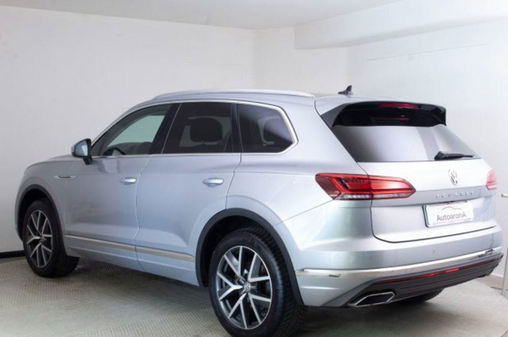 Volkswagen Touareg usata a Novara (4)