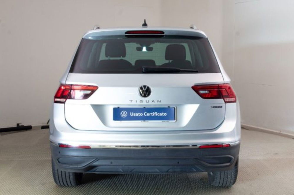 Volkswagen Tiguan 2.0 TDI 150 CV SCR DSG 4MOTION Life del 2020 usata a Paruzzaro (5)
