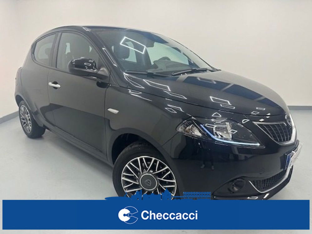 Lancia Ypsilon usata a Prato (3)