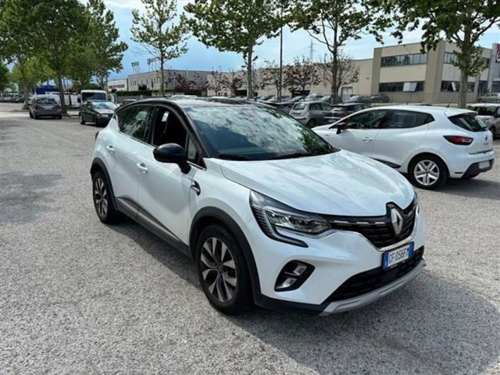 Renault Captur Plug-in Hybrid E-Tech 160 CV Intens  del 2021 usata a Civitanova Marche (3)