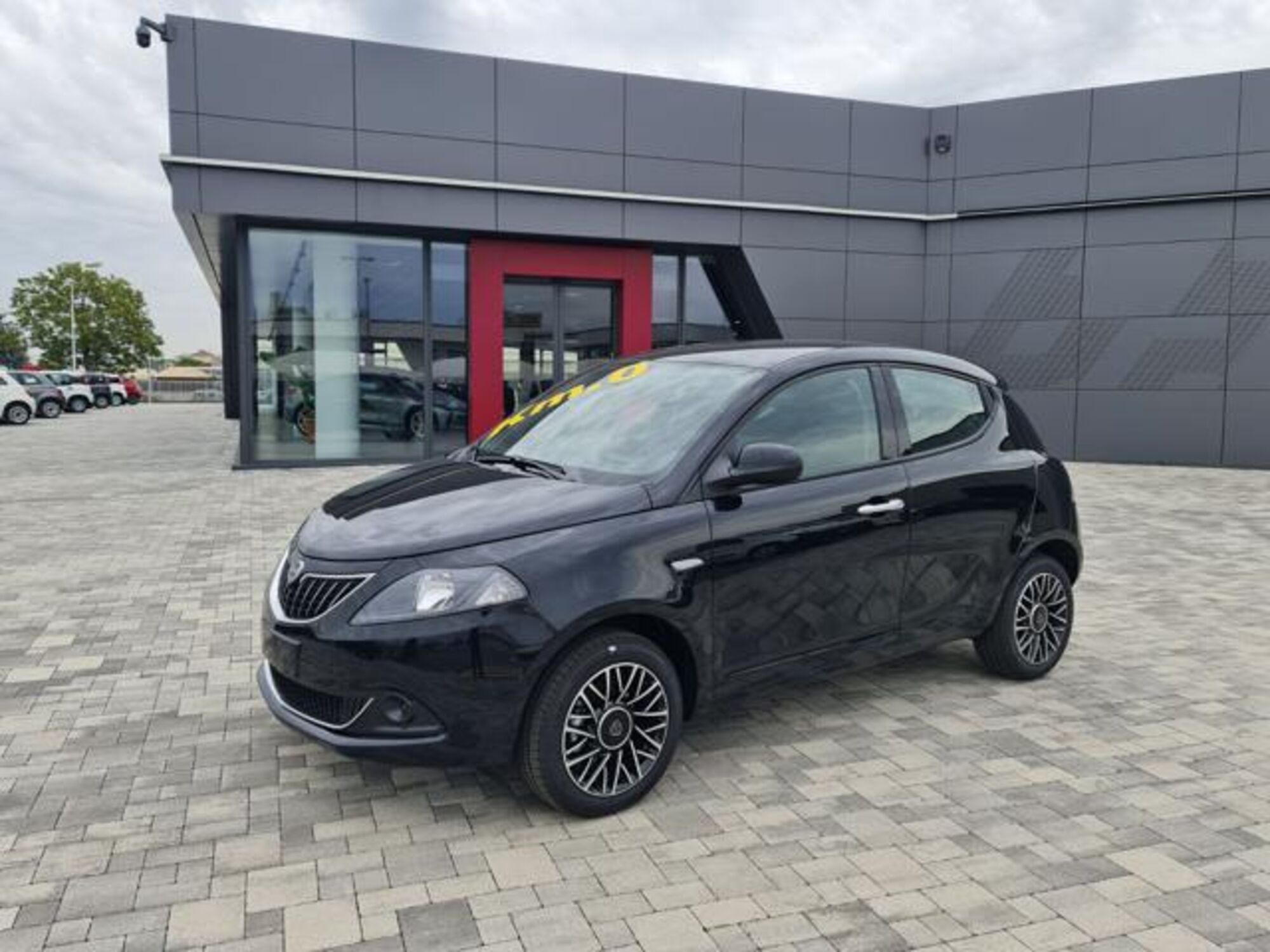 Lancia Ypsilon 1.0 FireFly 5 porte S&amp;S Hybrid Ecochic Silver  nuova a Pianezza