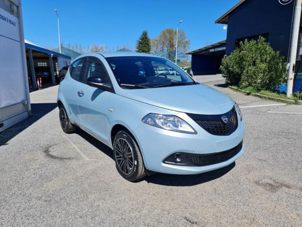 Lancia Ypsilon nuova a Torino (8)