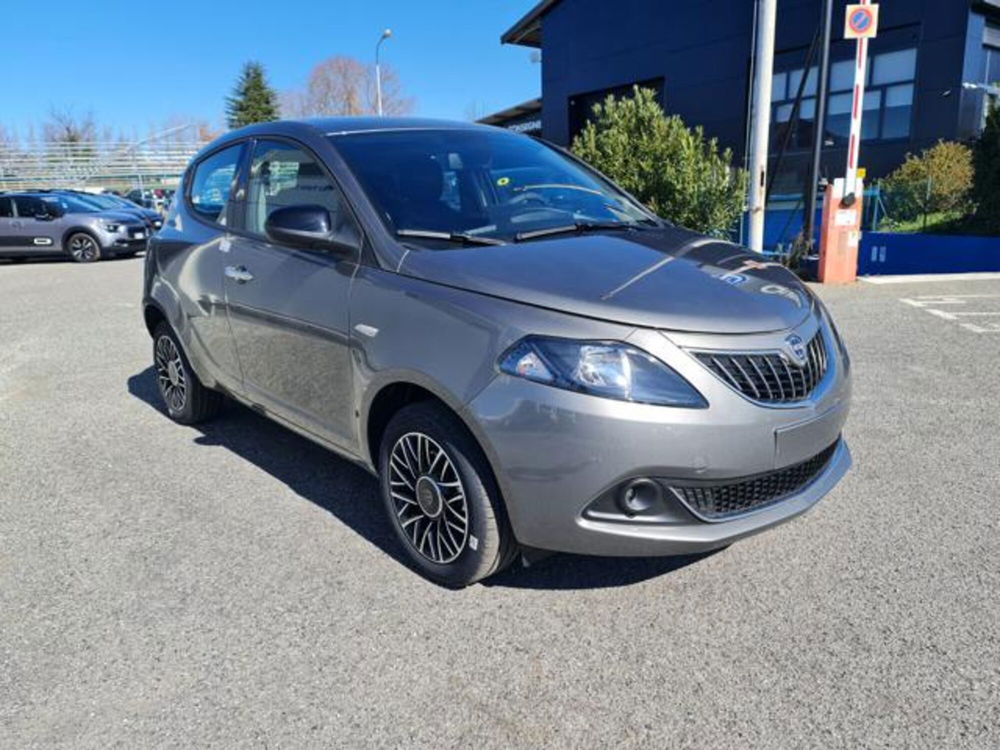 Lancia Ypsilon nuova a Torino (10)