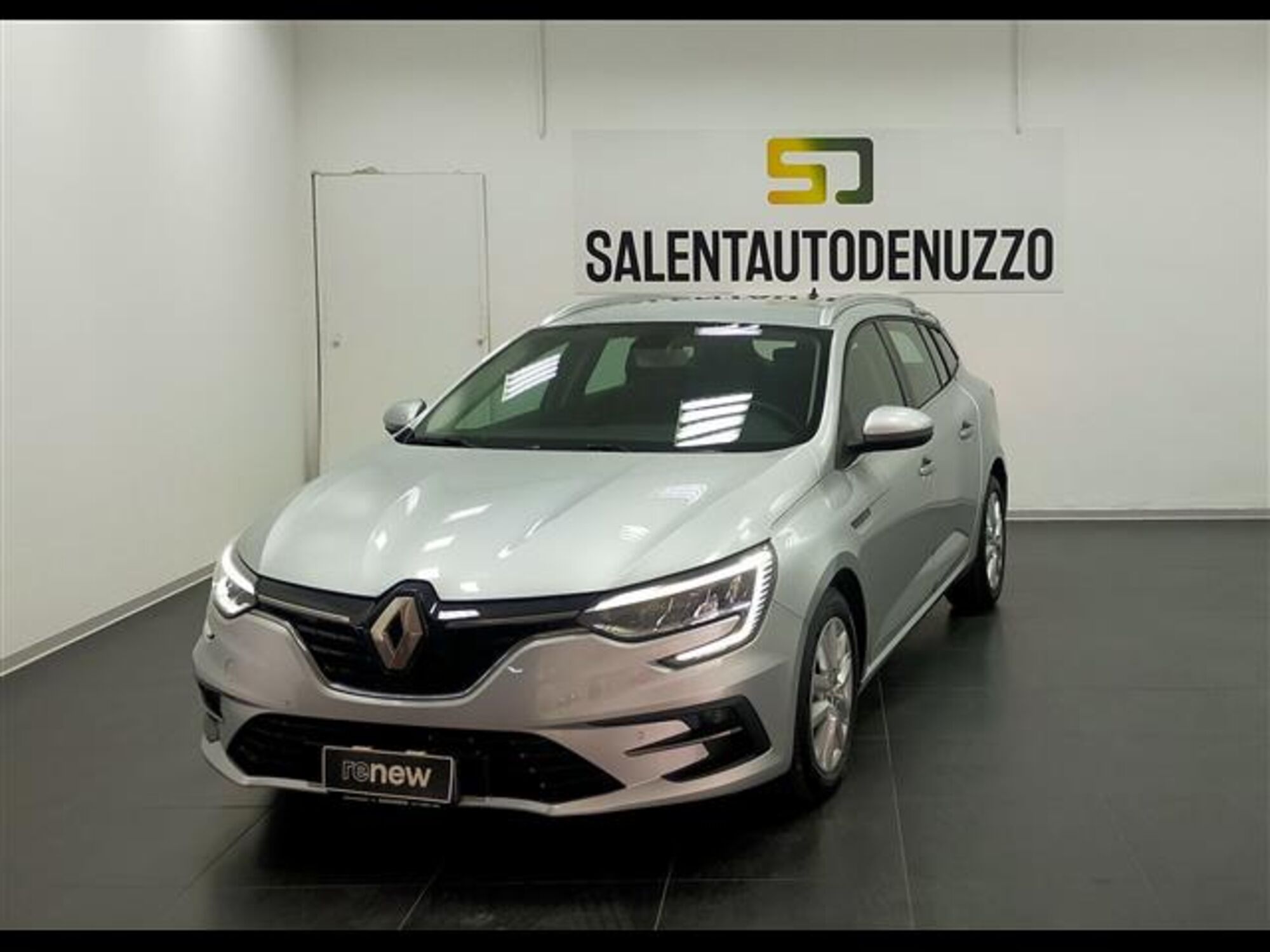 Renault M&eacute;gane Sporter Blue dCi 115 CV EDC Business  del 2022 usata a Lecce