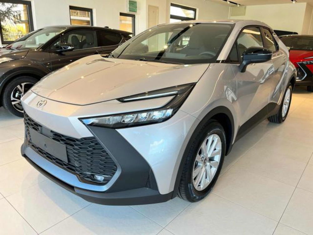 Toyota Toyota C-HR nuova a Cuneo