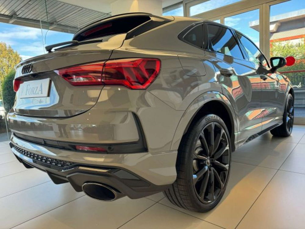 Audi RS Q3 Sportback nuova a Torino (13)