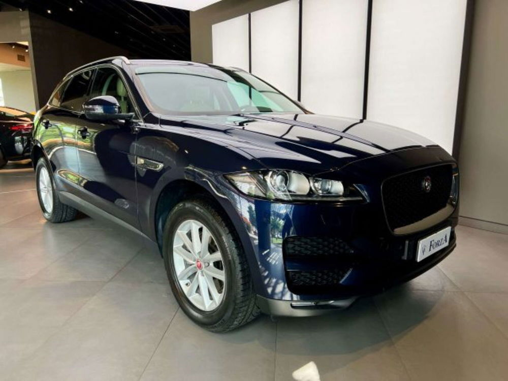 Jaguar F-Pace usata a Torino (3)