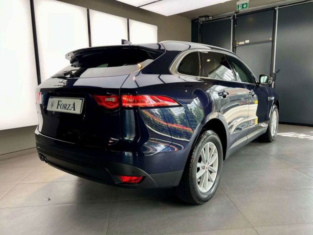 Jaguar F-Pace usata a Torino (8)