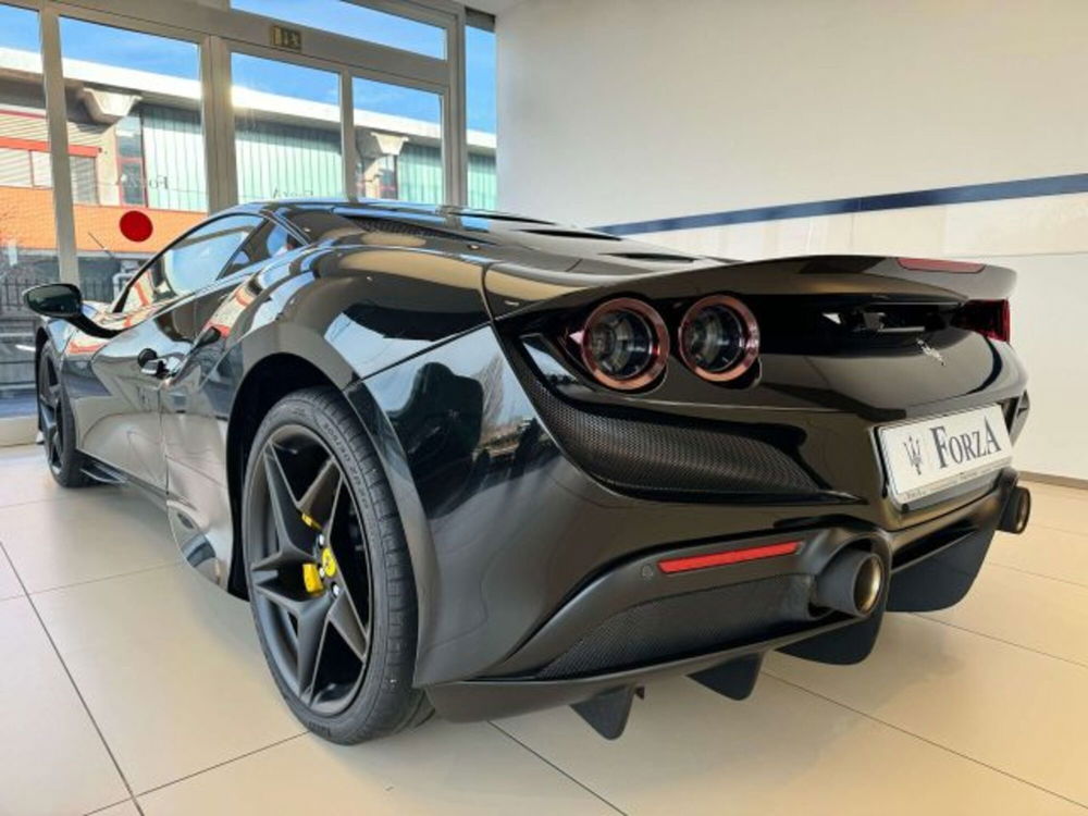 Ferrari F8 Coupé usata a Torino (14)