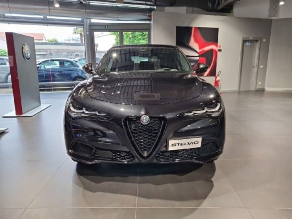 Alfa Romeo Stelvio nuova a Monza e Brianza (2)