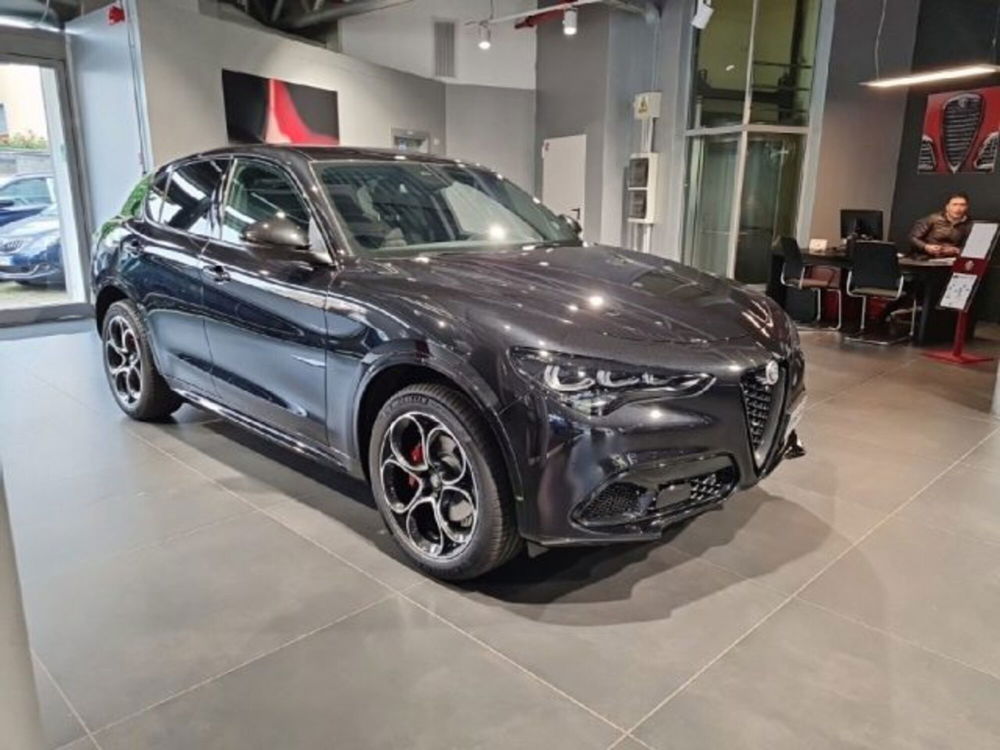 Alfa Romeo Stelvio nuova a Monza e Brianza (3)