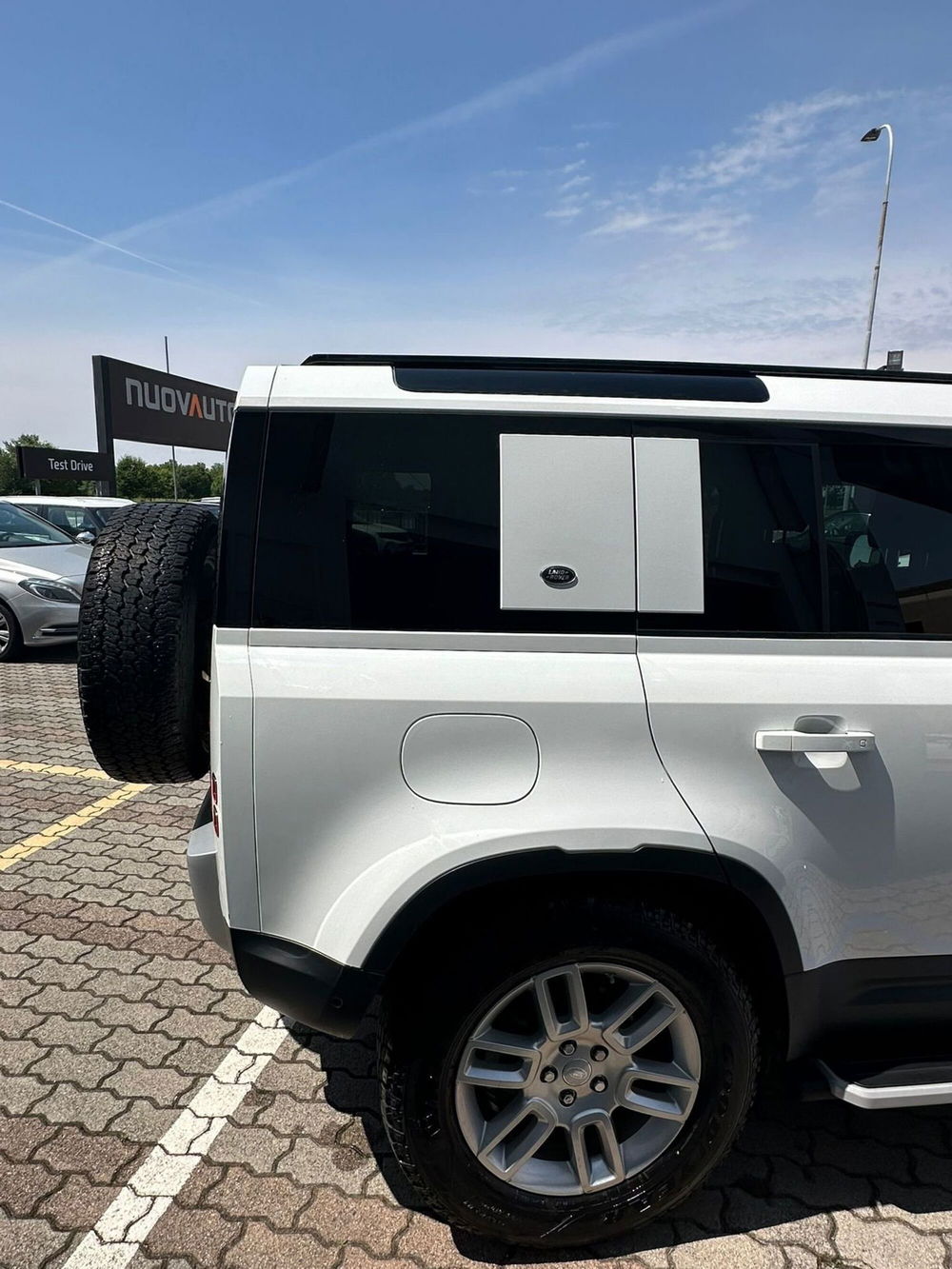 Land Rover Defender usata a Cremona (14)