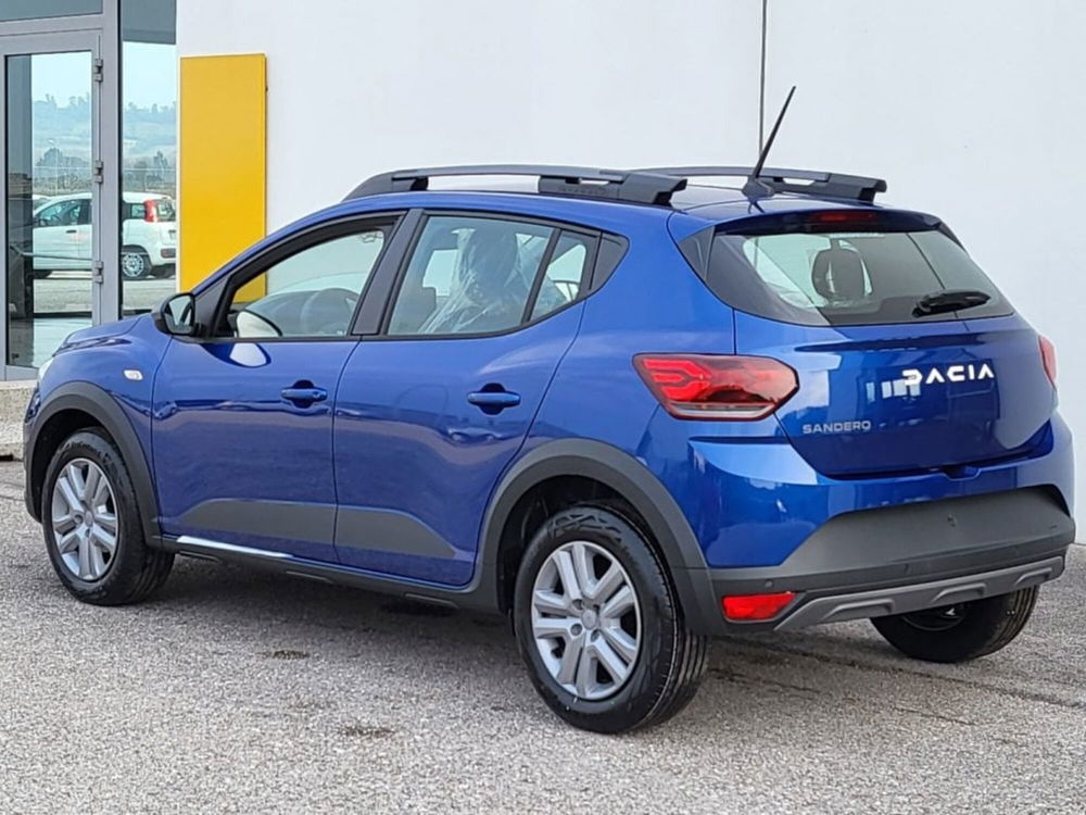 Dacia Sandero Stepway nuova a Foggia (3)