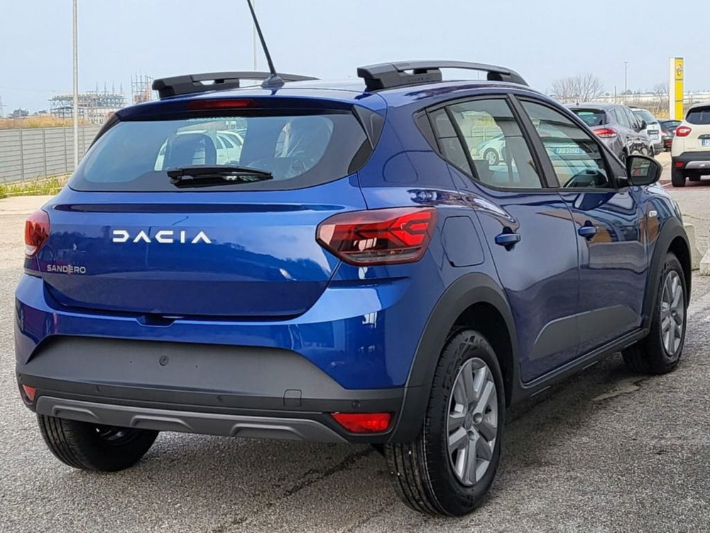 Dacia Sandero Stepway nuova a Foggia (5)