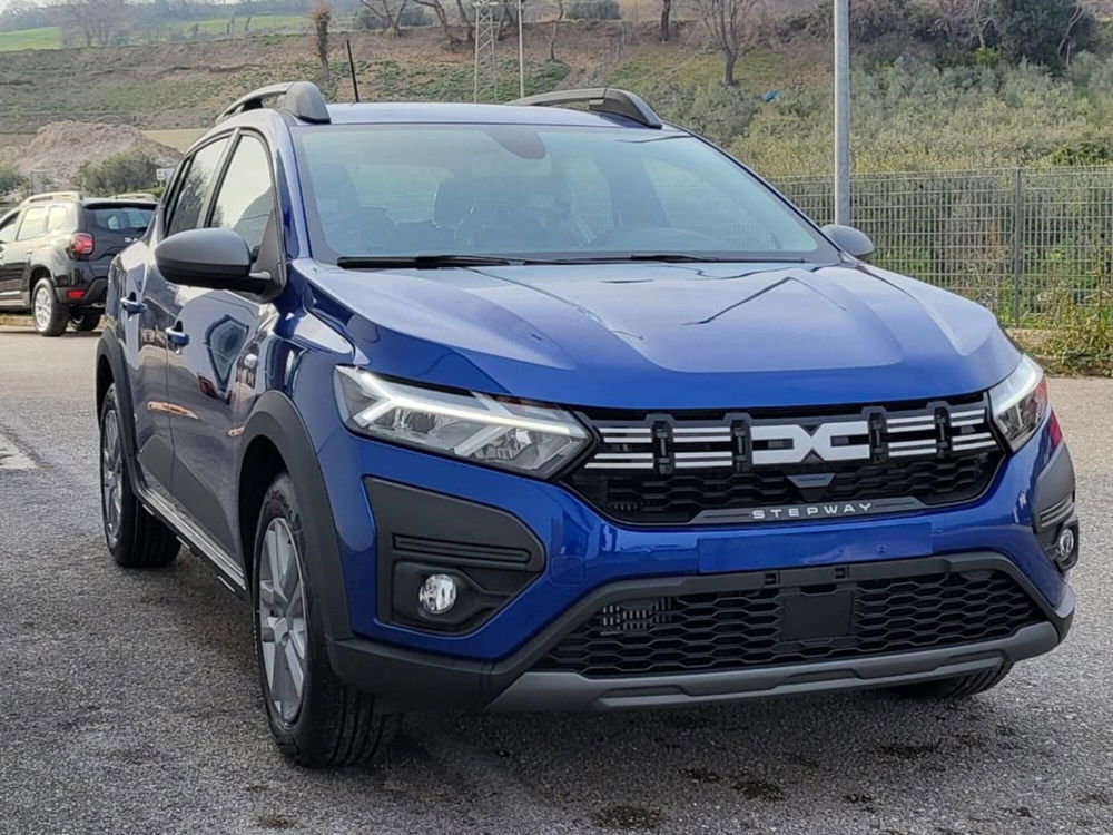 Dacia Sandero Stepway nuova a Foggia (6)