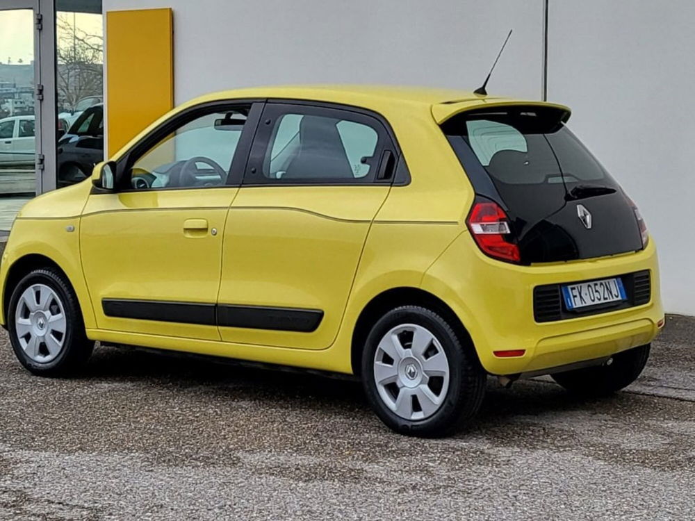 Renault Twingo SCe Zen  del 2017 usata a Foggia (3)