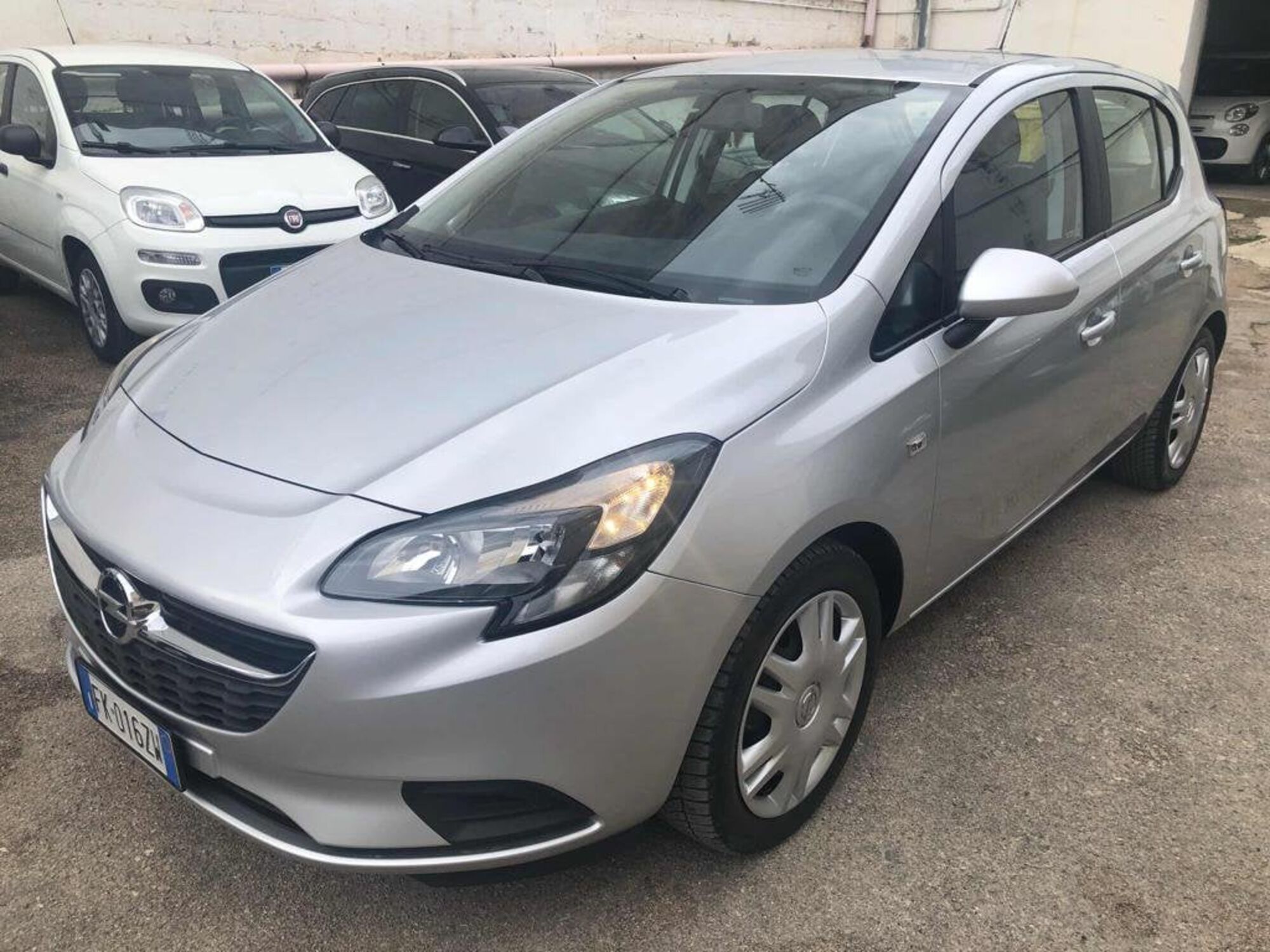 Opel Corsa 1.4 90CV GPL Tech 5 porte Advance  del 2017 usata a Foggia