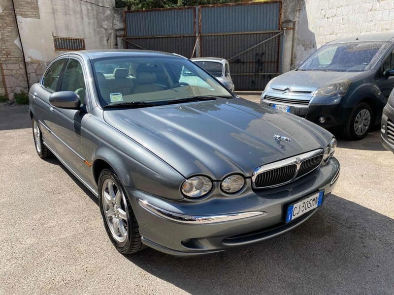 Jaguar X-Type 2 litri V6 24V cat Executive  del 2004 usata a Foggia