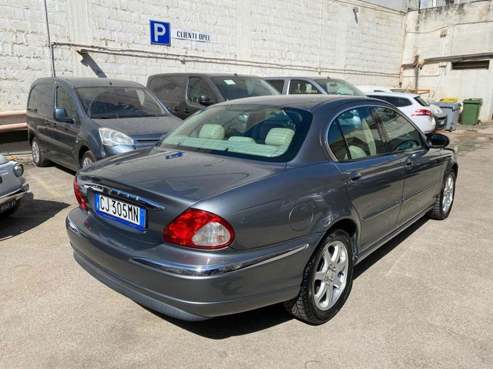 Jaguar X-Type usata a Foggia (7)