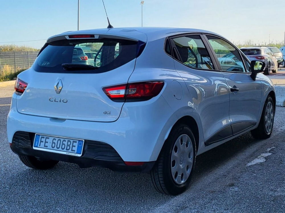 Renault Clio 1.5 dCi 8V 75CV Start&Stop 5 porte Van  del 2016 usata a Foggia (5)