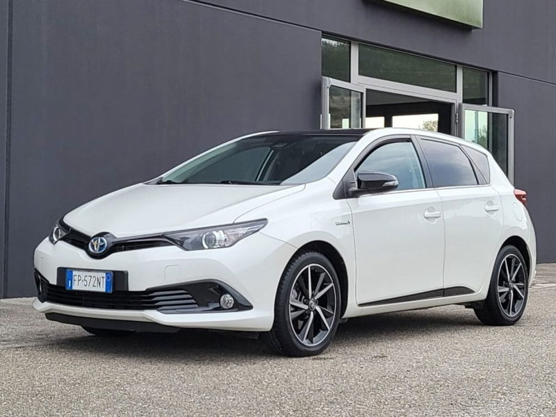 Toyota Auris 1.8 Hybrid Lounge  del 2018 usata a Foggia