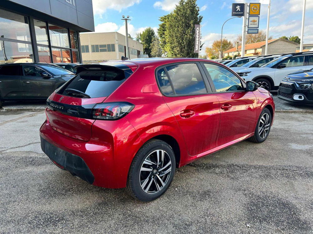 Peugeot 208 nuova a Foggia (4)