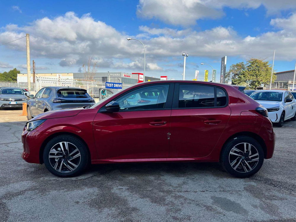 Peugeot 208 nuova a Foggia (6)