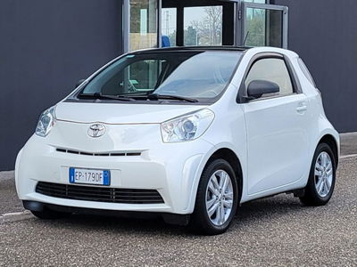 Toyota iQ 1.0 CVT Lounge del 2013 usata a Foggia