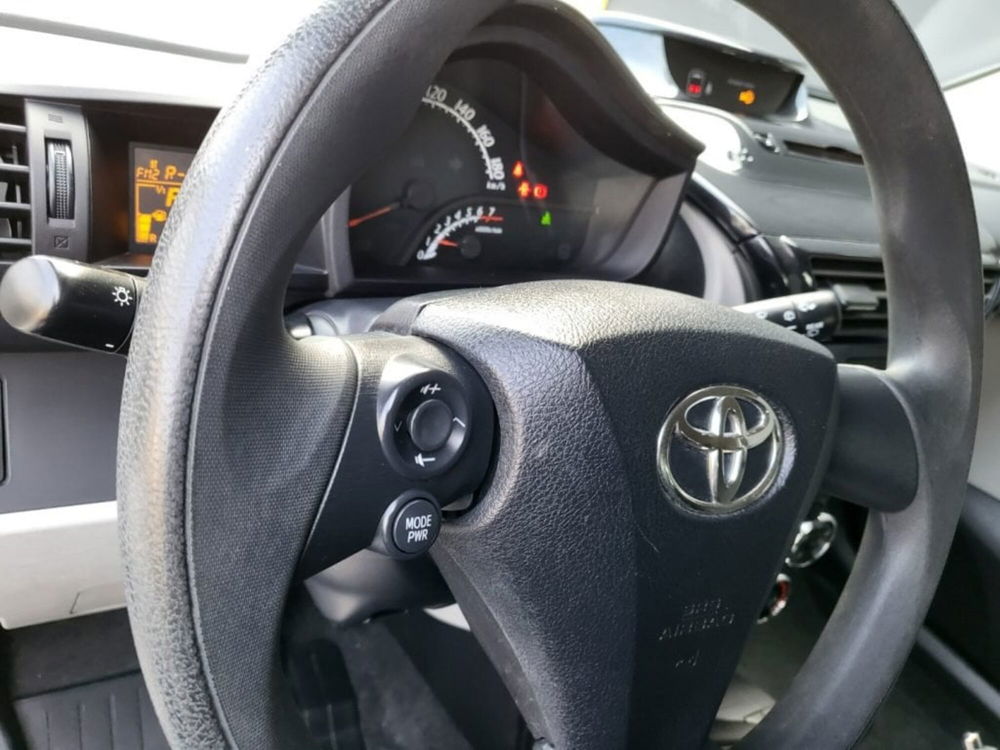 Toyota iQ usata a Foggia (17)