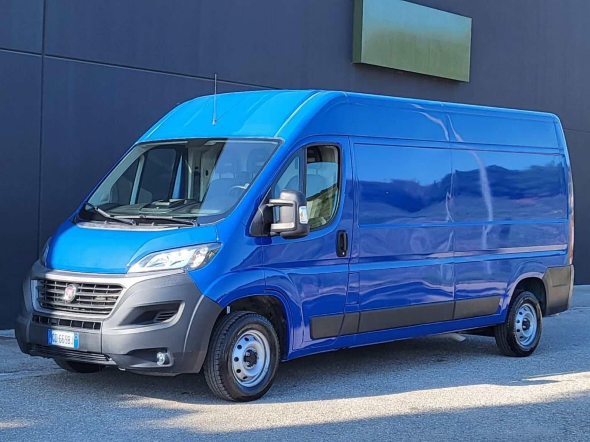 Fiat Ducato Furgone 33 2.3 MJT 120CV PC-TN Furgone del 2020 usata a Foggia