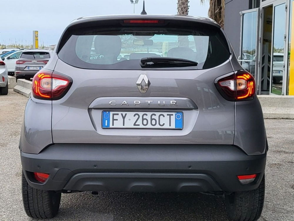 Renault Captur TCe 12V 90 CV Business  del 2019 usata a Foggia (4)