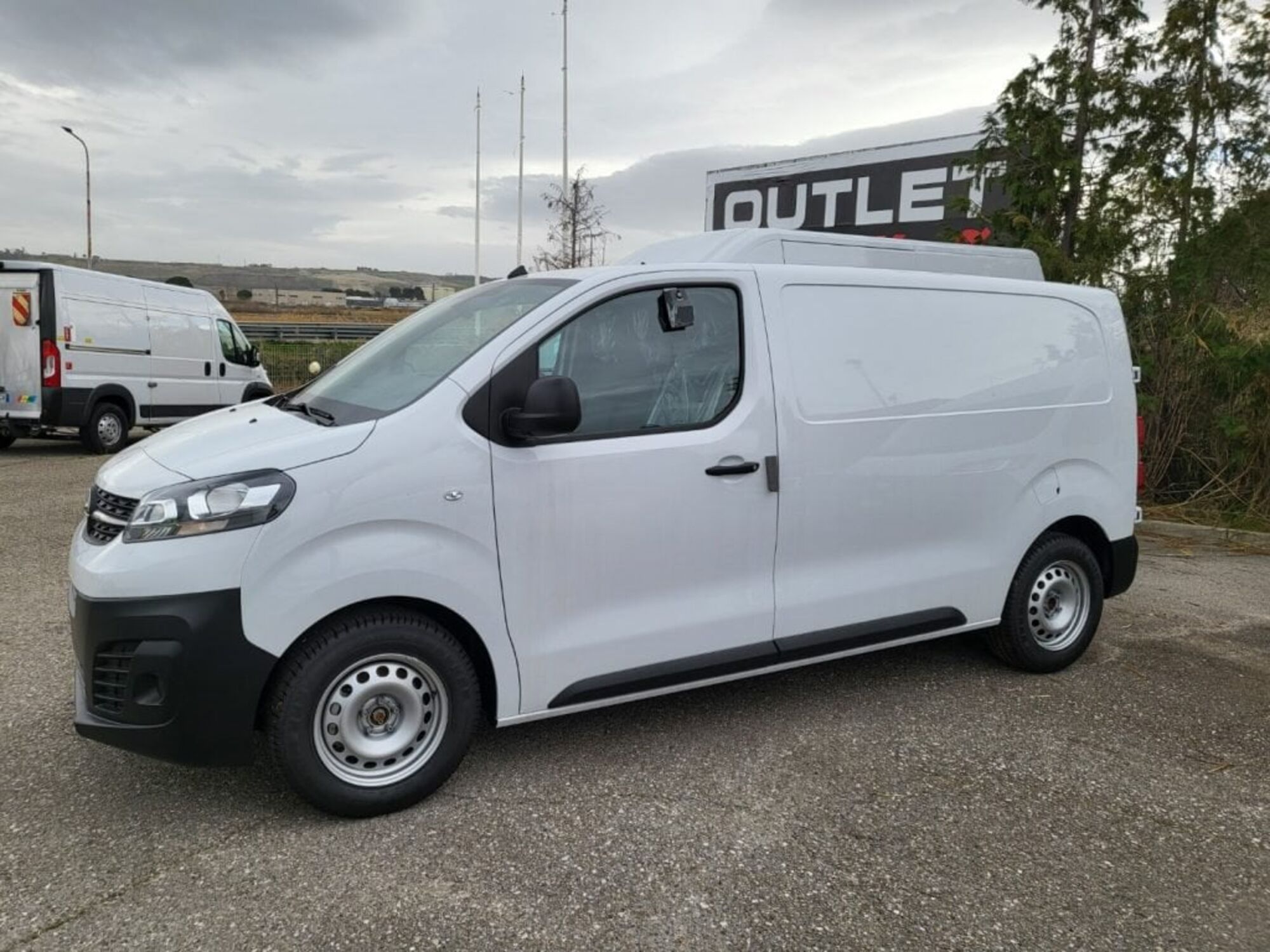 Opel Vivaro Furgone 1.5 Diesel 120CV S&amp;S PL-TN M Furgone Enjoy  nuova a Foggia