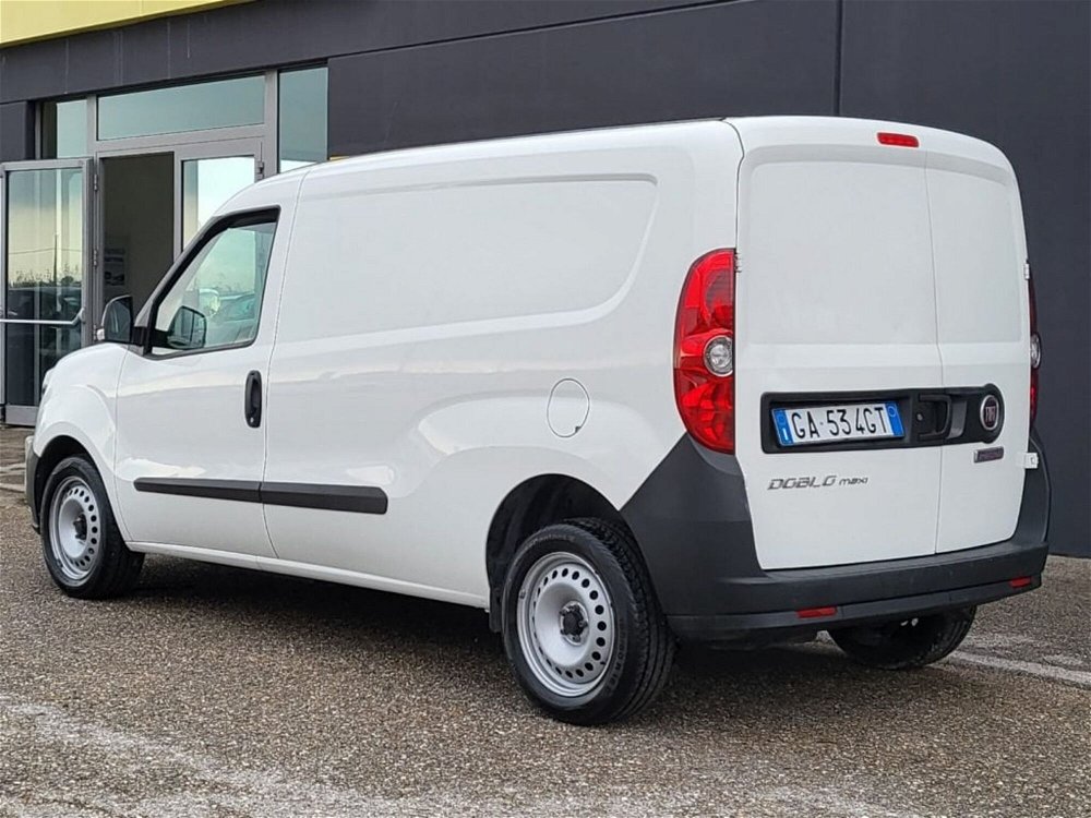 Fiat Doblò Furgone 1.6 MJT 105CV S&S PL-TN Cargo Maxi Business  del 2020 usata a Foggia (3)
