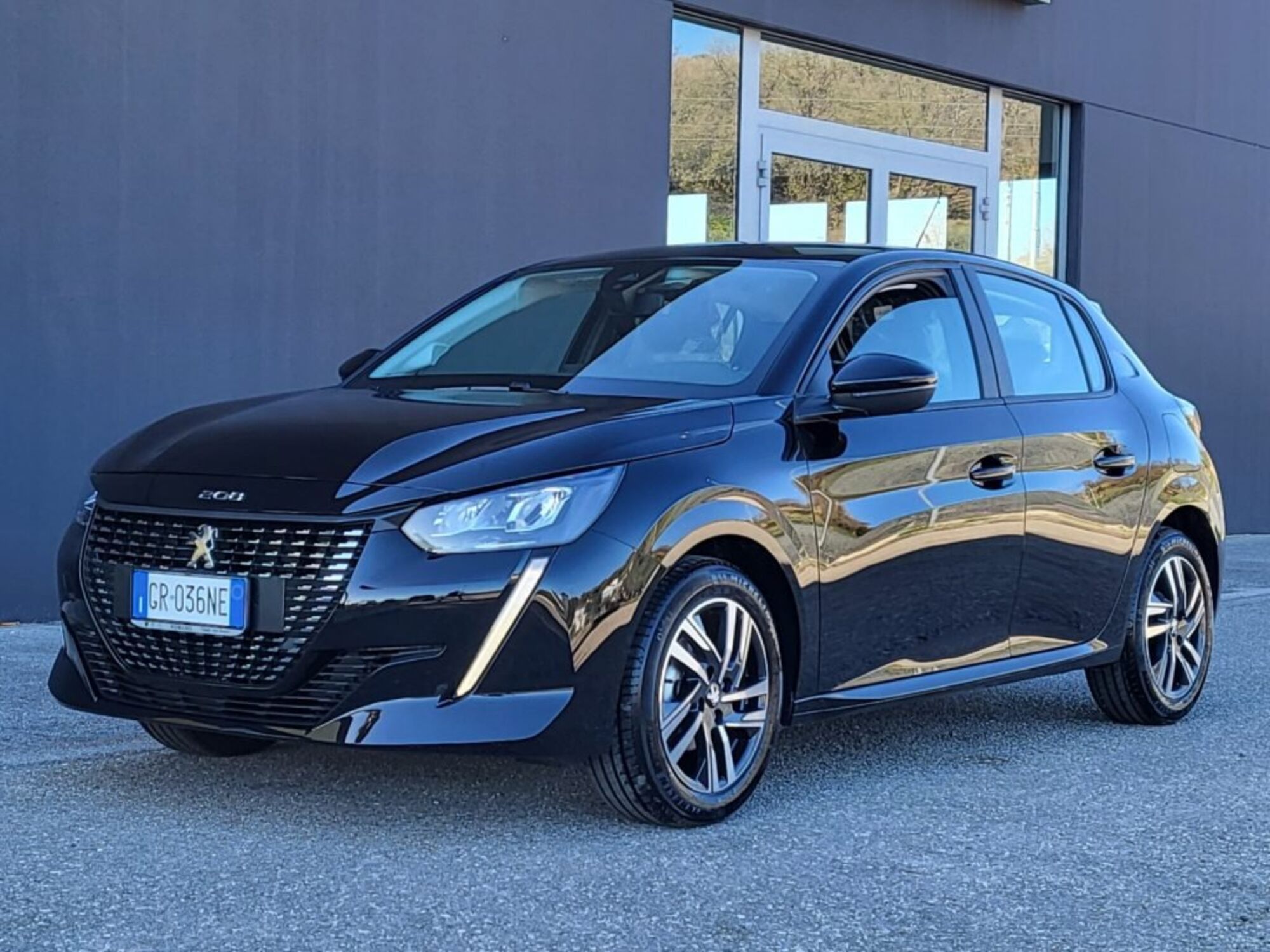 Peugeot 208 1.2 puretech Active s&amp;s 75cv nuova a Foggia